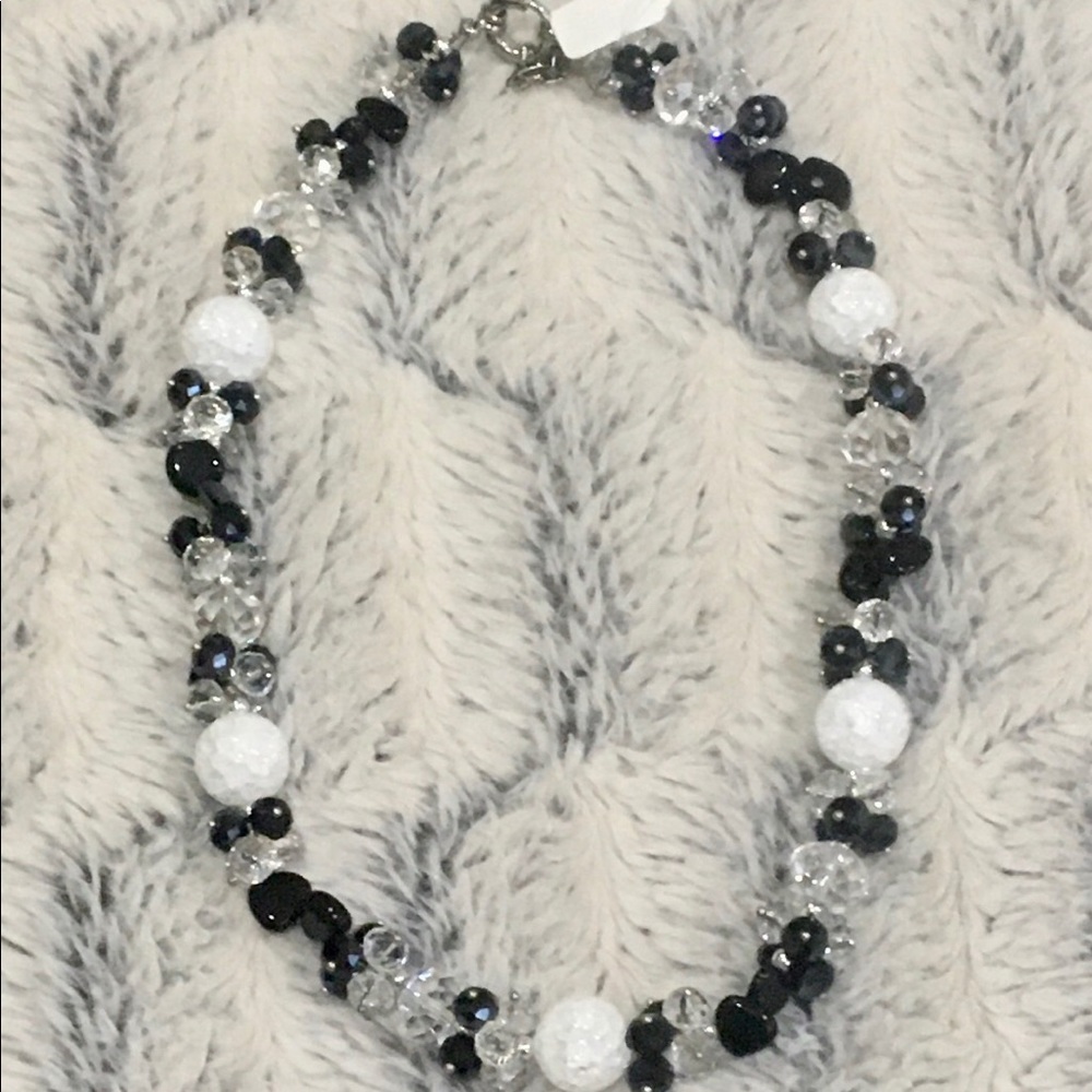 🤍🖤Crystal Necklace🖤🤍